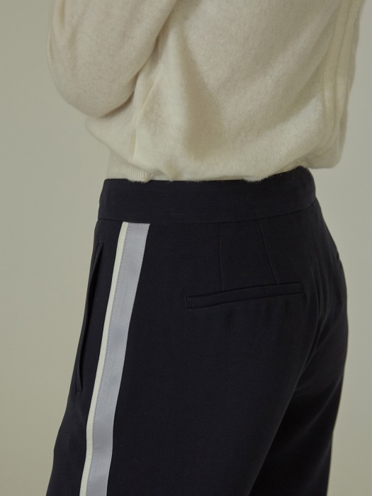 [Drama Light] Relax Fit Track Pants