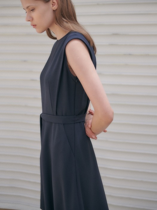 Minimal back wrap dress [NA]
