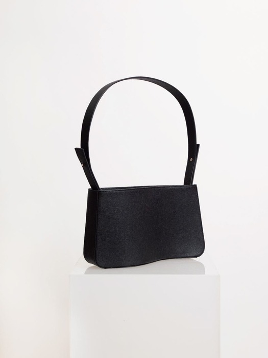 Curved Bag (Black)