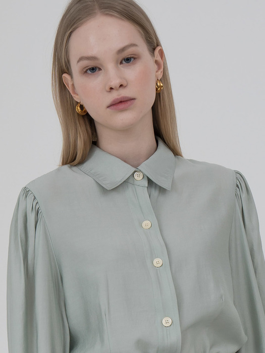 Puff sleeve blouse in mint