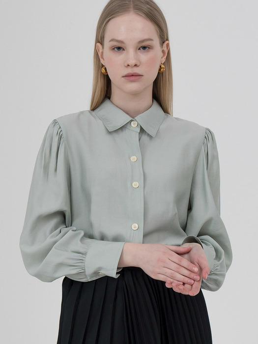 Puff sleeve blouse in mint