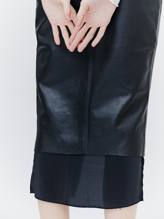 엣모먼츠 slit leather skirt