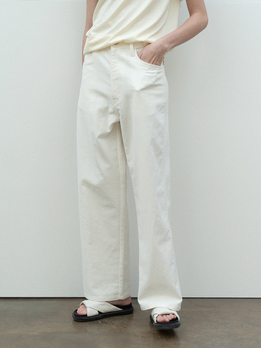 boy-fit denim pants (white)