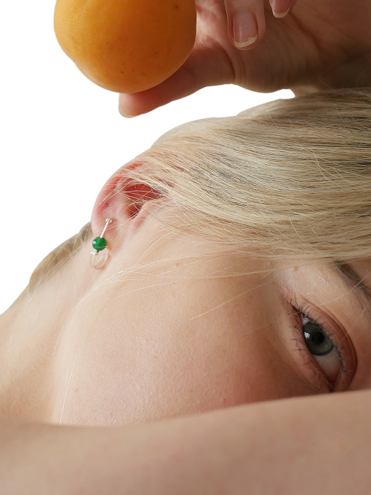 Emerald clip earring