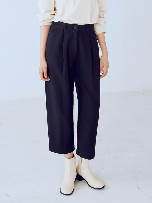 Signature Cotton Tuck Pants  Black (KE1821M045)