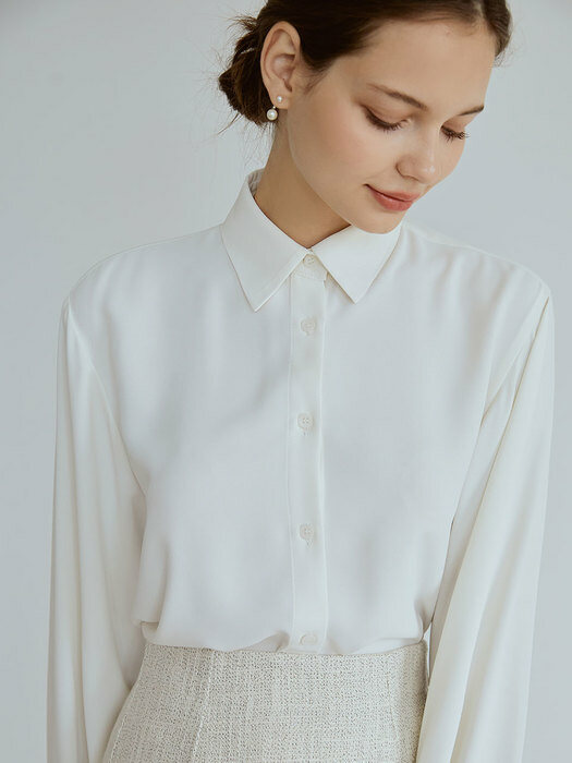 Soft basic blouse (ivory)