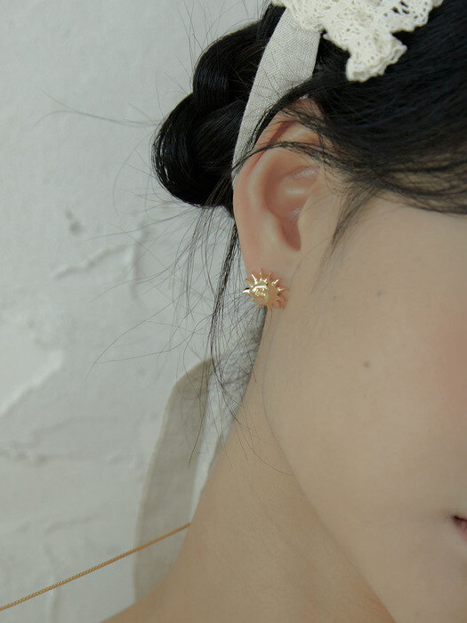 sunface mini earring
