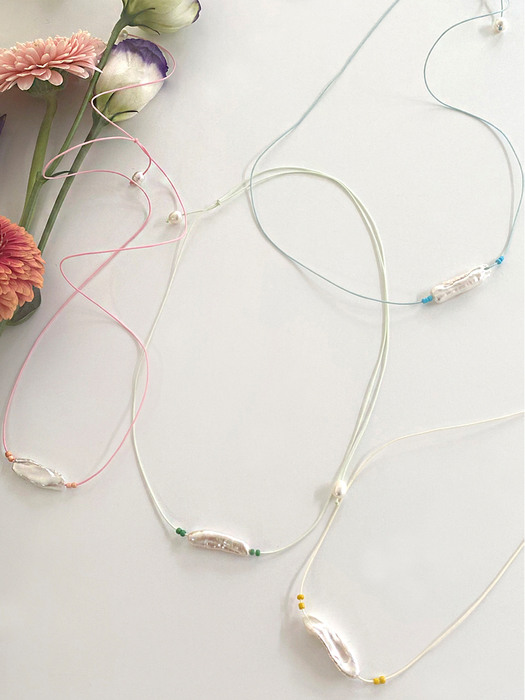 Square Pearl With Color Thread Necklace