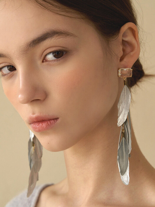 Plume silver earring