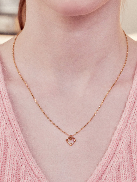 clotty heart necklace