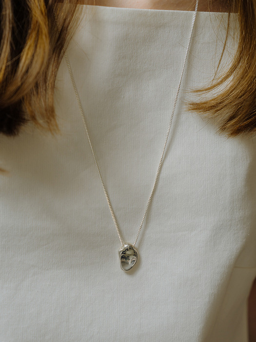 SD040 flat water drop necklace