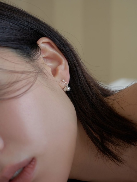Triple Pearl Drop Earring