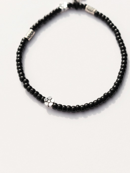 Silver flower charms black beads Bracelet 실버 플라워 꽃 참 블랙 비즈 밴딩 팔찌