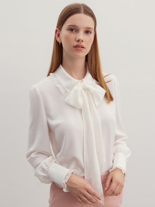 SENNA Ribbon tie ruffle detailed blouse (Ivory)