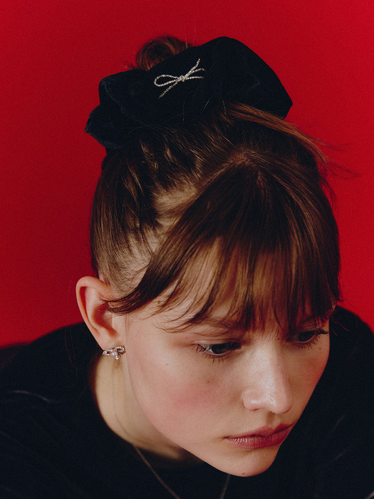 Ribbon Velvet Scrunch_VH25NNNE100V