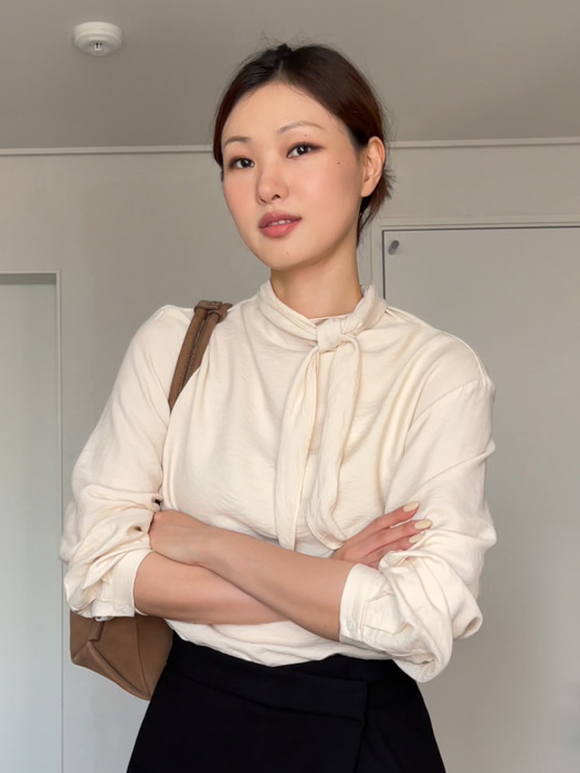 타이업 스카프 블라우스 아이보리 L131