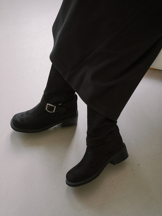 Velvet Middle Boots - Black