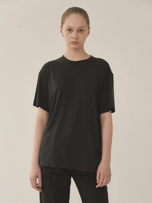  Soft cotton t-shirt in black 