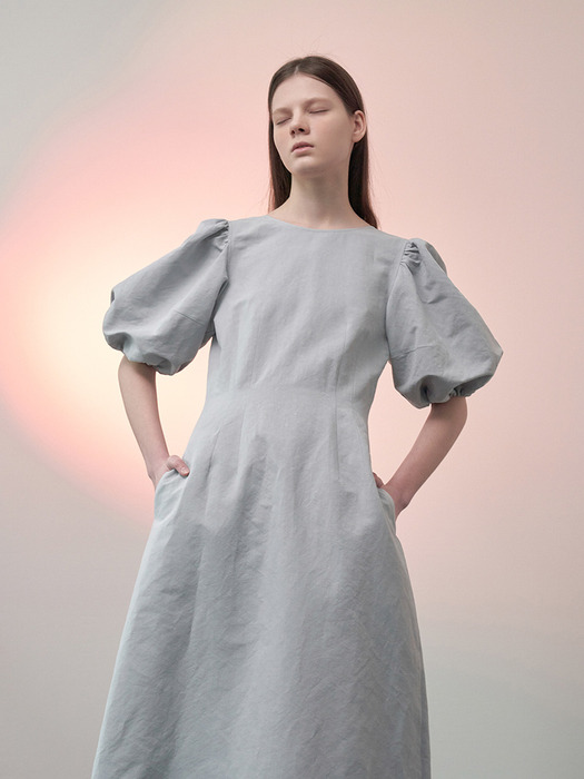  Puff-Sleeved  Linen-Blend Dress