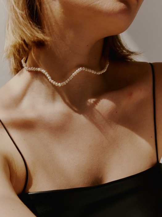 Pearl Wave Choker