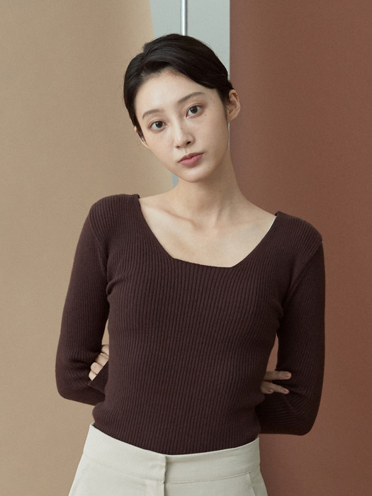 V.square neck knit (brown)