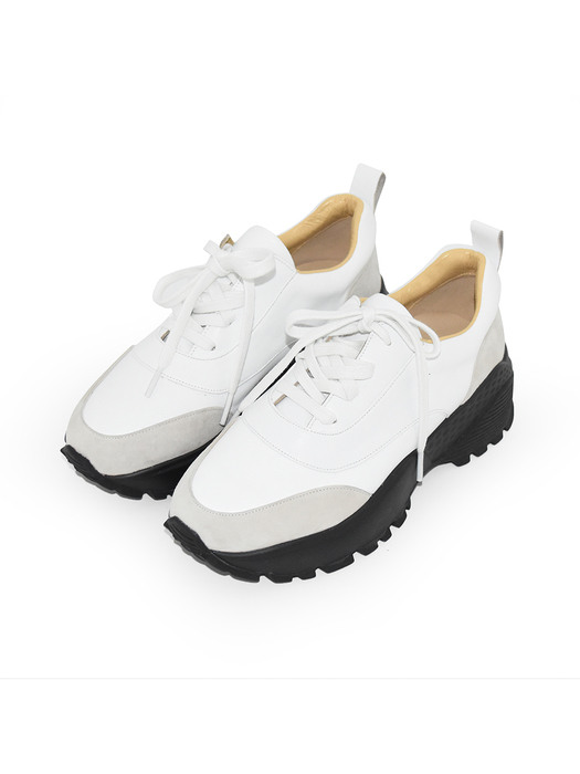Wide Mould Basic White Sneakers
