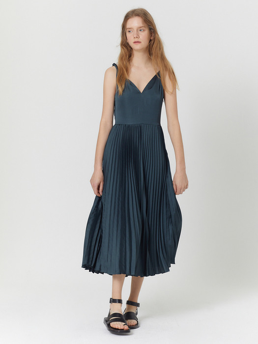 TWIST PLEATS DRESS_DEEP GREEN