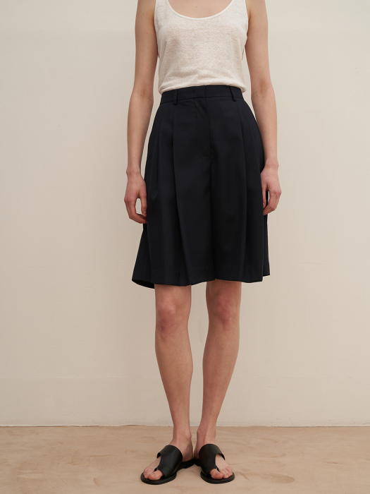 Two-Tuck Short Pants dark Navy