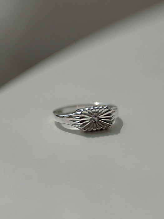 moissanite flower ring