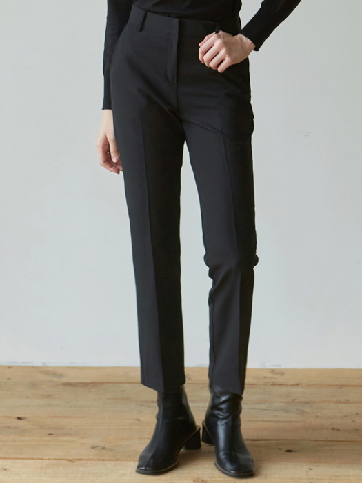 BASIC STRAIGHT SLACKS_BLACK