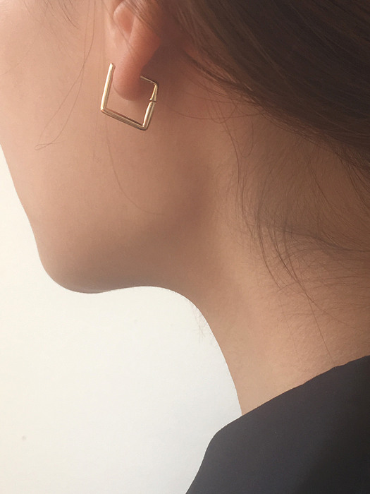 14k gold rhombus earring