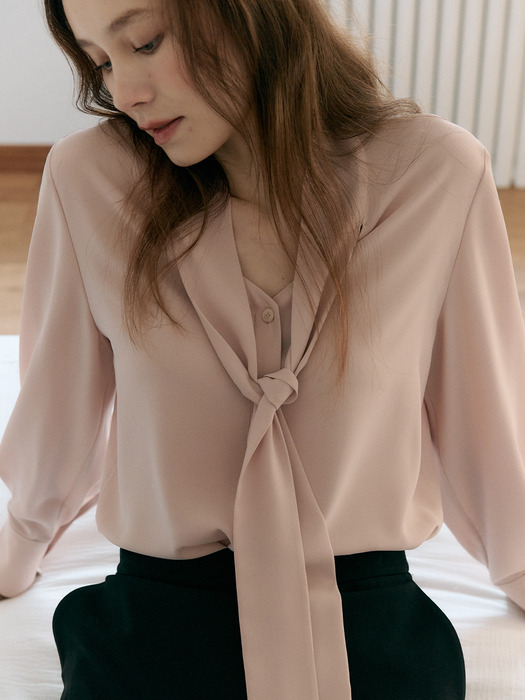 [Drama Signature] Tie-Collar Silky Blouse_2color