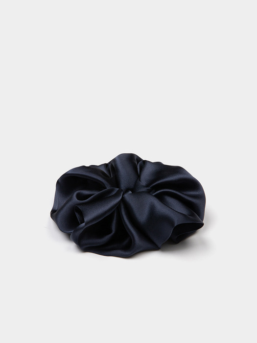 Silk Scrunchie (M) - Navy