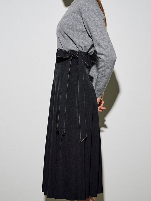 ROSALINE Strap pleats long skirt_black