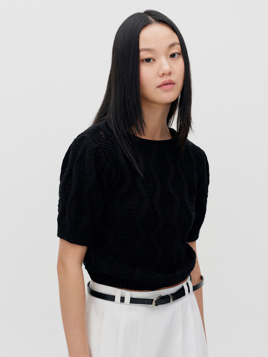 CABLE KNIT CROPPED TOP BLACK