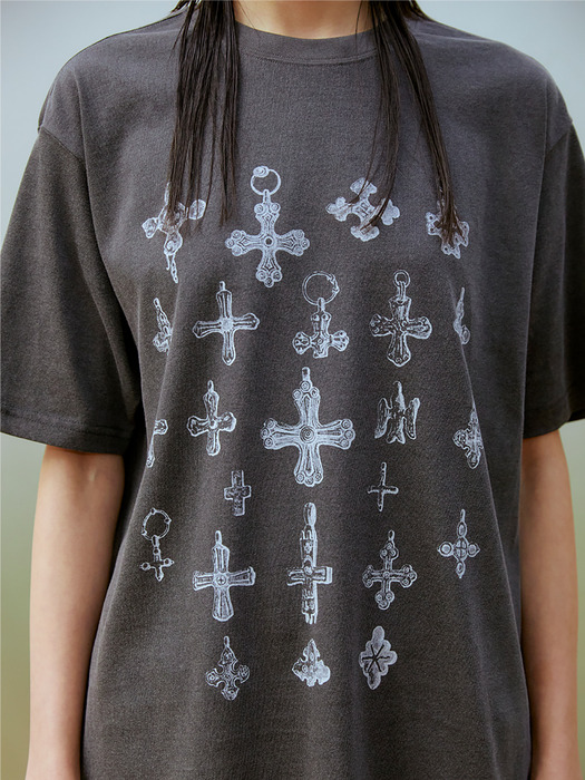 Cross T-shirt (CHARCOAL)