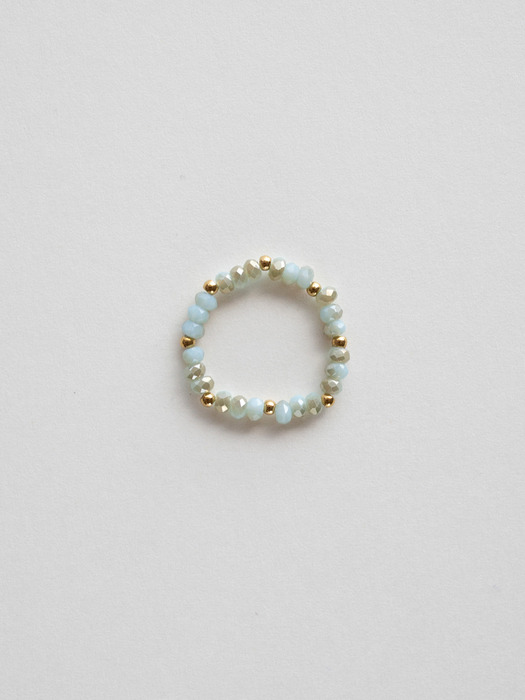 Shining vintage mint crystal ring