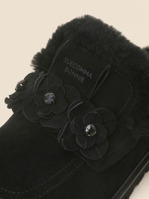 Fur flower mule(black)_DG2CW24701BLK