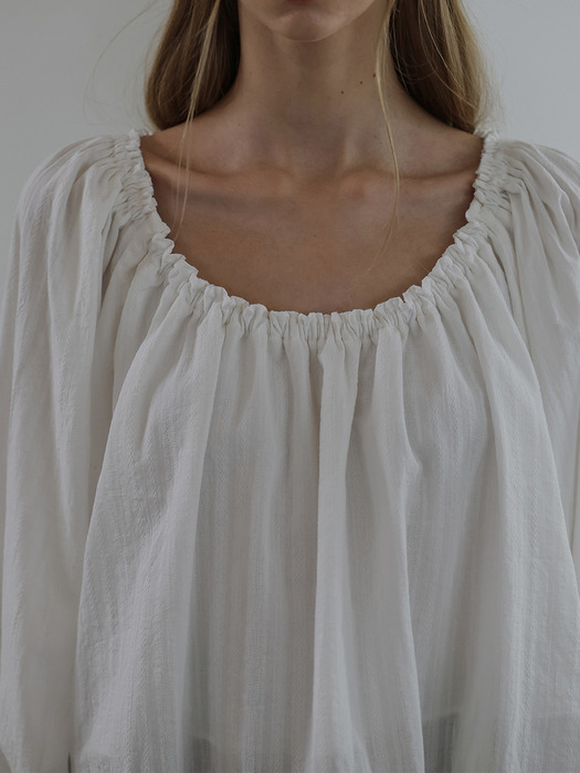 Della Shirring Off Shoulder Blouse [Ivory]