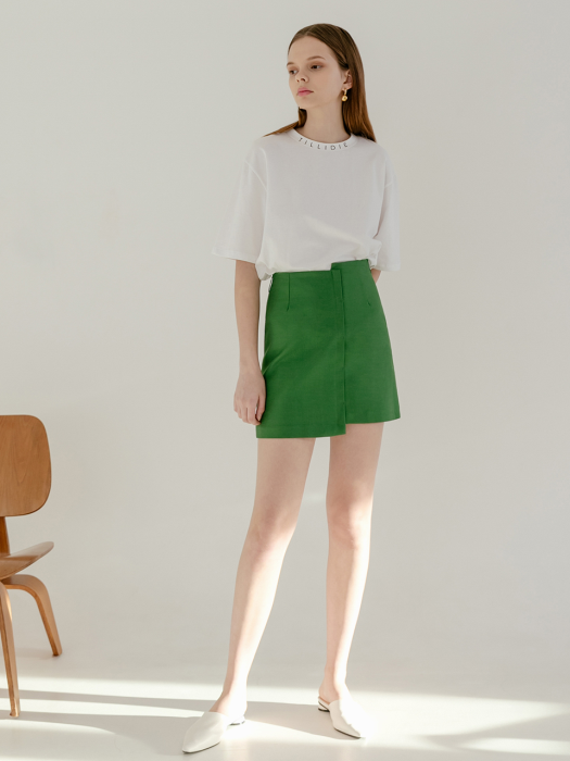 Funny asymmetric incision skirt [gr]