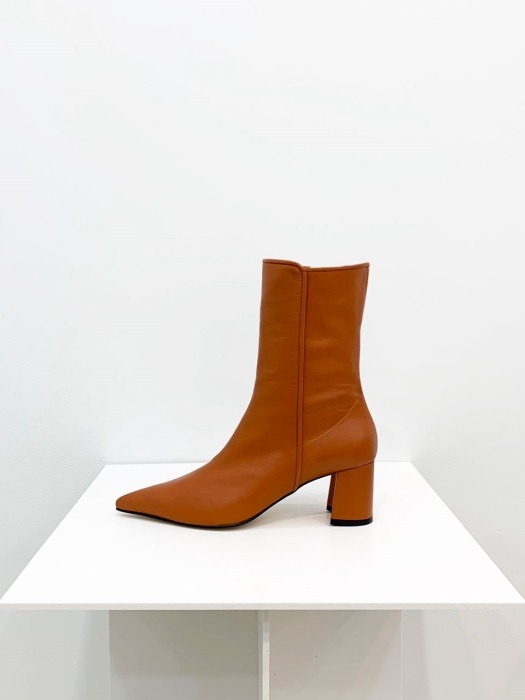 ML ankle boots / cognac