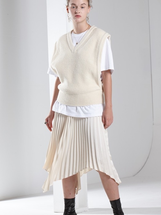 Unbalance Pleats Skirt_Ivory