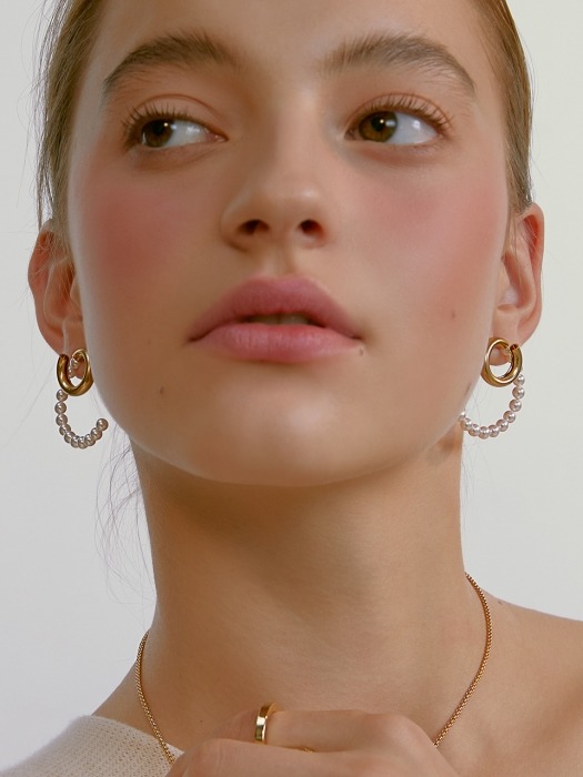 [단독]Holiday vortex pearl earrings