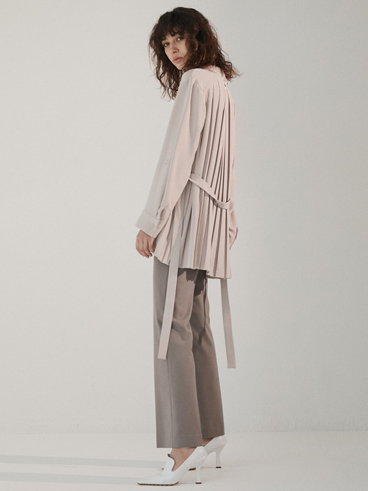 BACK PLEATED BLOUSE [BEIGE]