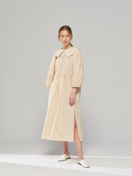 DEMERE ROUNDING-COLLAR BELTED DRESS (BEIGE)