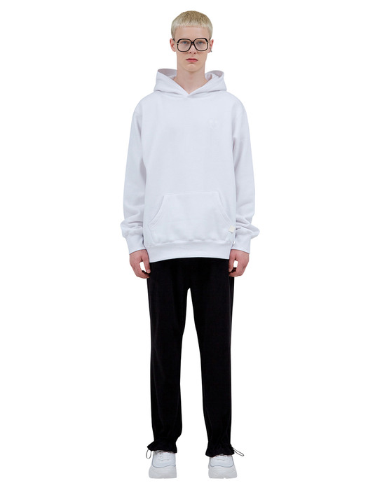 WHITE EMBROIDERY COMMA HOODIE