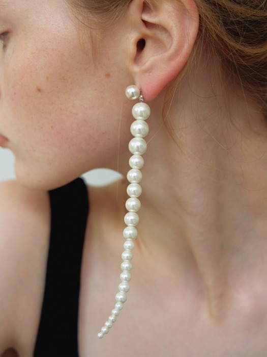 Long Pearl Unbal Earrings