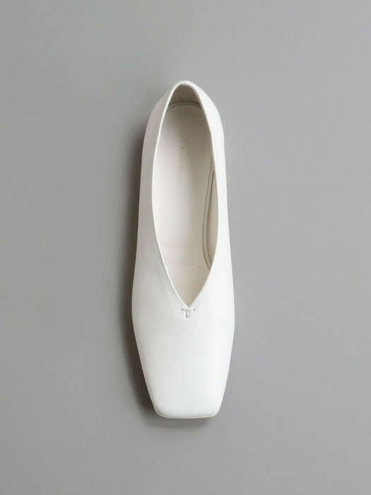 SQUARE TOE FLAT (WHITE)