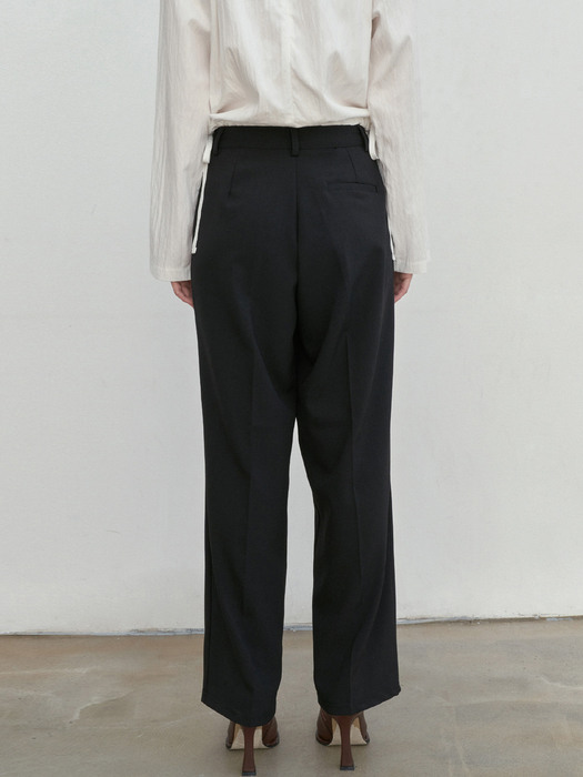 MILD TUCK LONG SLACKS_BLACK