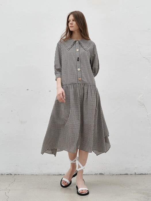 DOUBLE CAPE COLLOR FLARE DRESS_BLACK CHECK